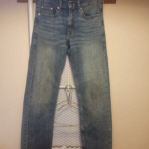 Signature by Levi Strauss Men’s Faded Light Blue Straight Jeans